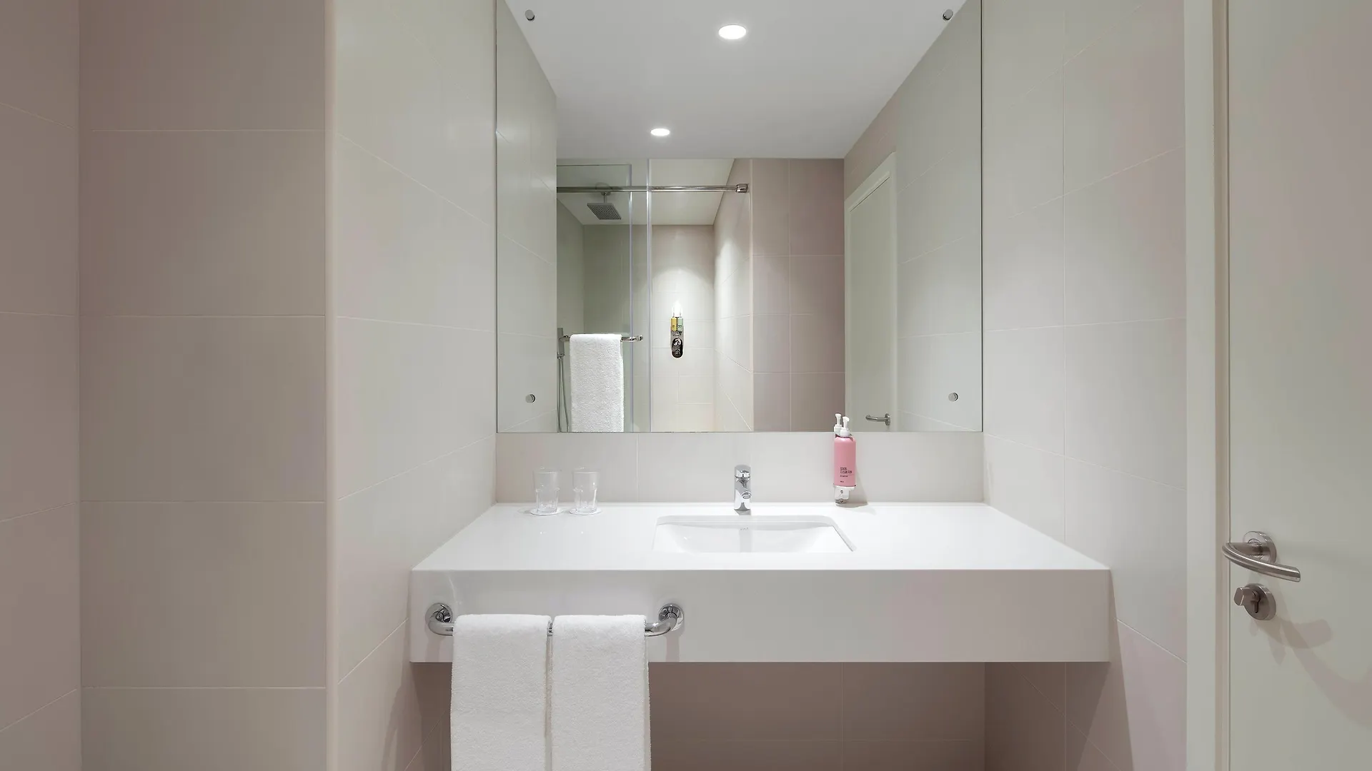 Hotel Rove Trade Centre Dubaj
